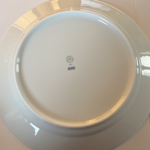 Royal Copenhagen White Fluted Plate 27cm - Picture 6 of 7